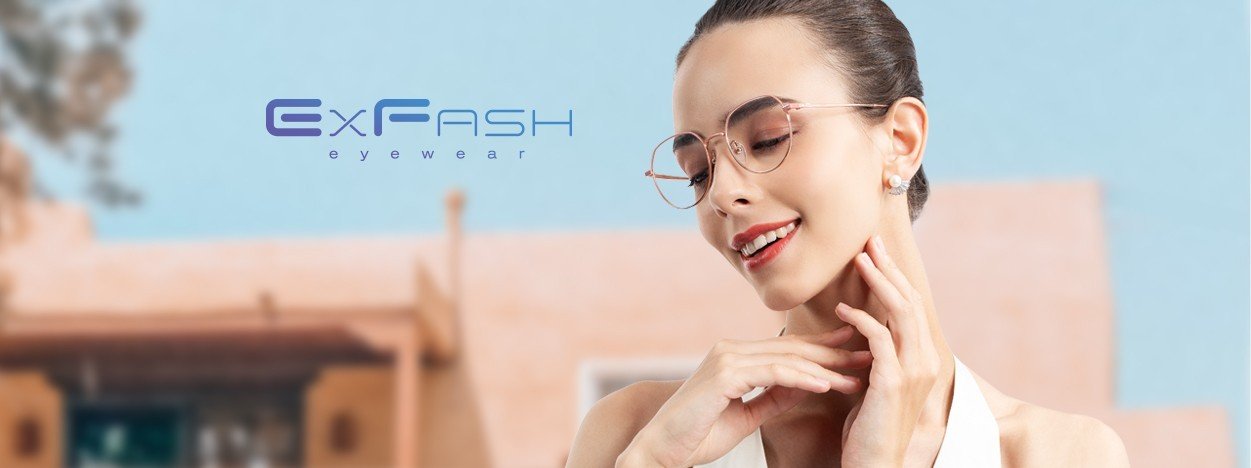 Exfash Eyewear là một thương hiệu kính mắt nổi tiếng đến từ Hàn Quốc, được nhiều người yêu thích bởi thiết kế thời trang, chất lượng tốt và sự đa dạng về mẫu mã. Với kinh nghiệm nhiều năm trong ngành sản xuất kính, Exfash đã khẳng định vị thế của mình trên thị trường và được người tiêu dùng tin tưởng lựa chọn.