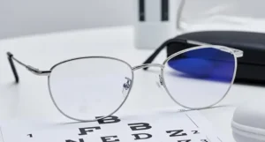 tròng kính loạn thị - Mắt Kính Đặng Phước Quân