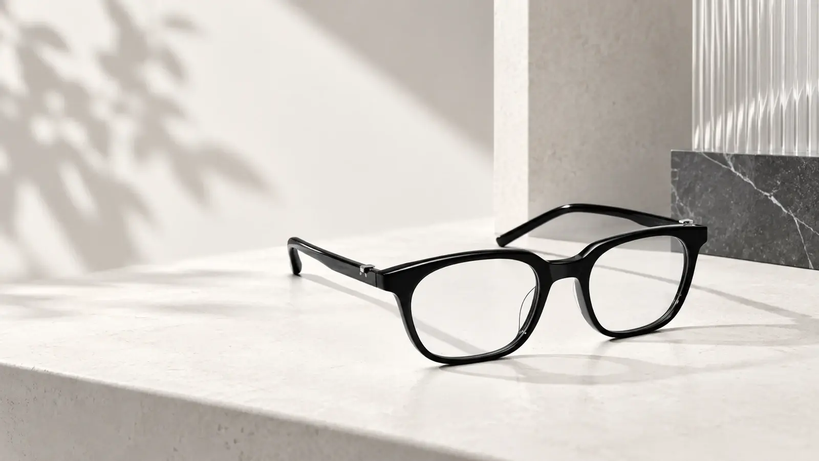 Ảnh editorial minh họa tinh thần thiết kế của gọng kính Helen Keller H9042